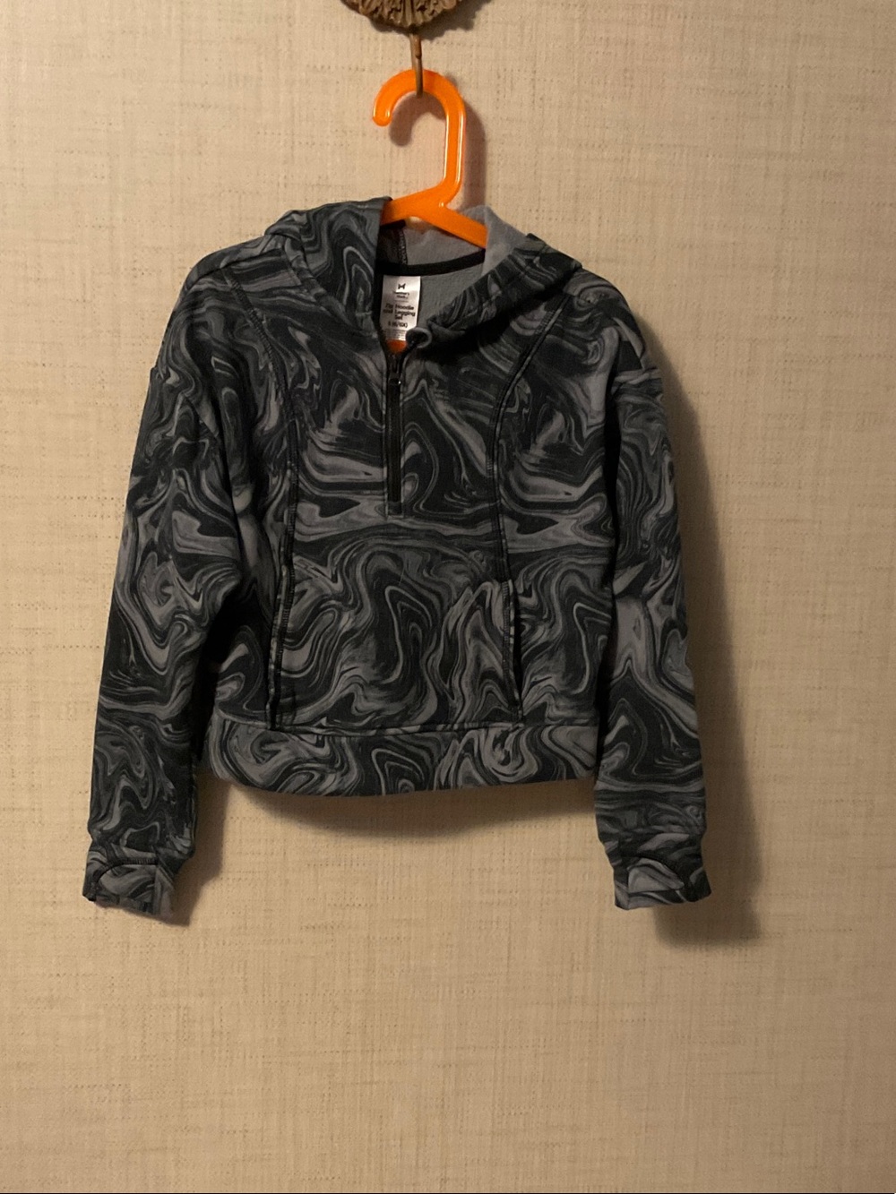 Kids' Hooded Pullover Puffer Jacket in Black & Gray Swirl